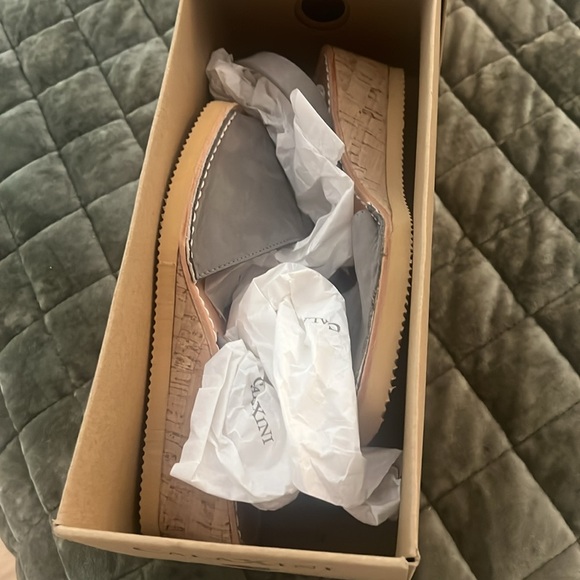 NIB CalaXini Wedge Sandal Gris Nubuck 36 - Picture 10 of 10